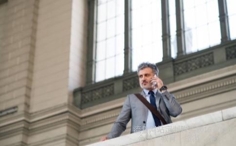 我赎回的华夏行业精选基金净值是0.9940,为什么到账是0.9800