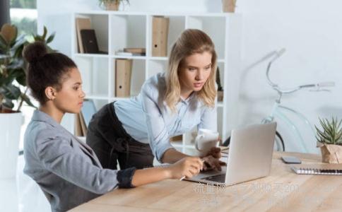 谁帮我分析下300124的走势