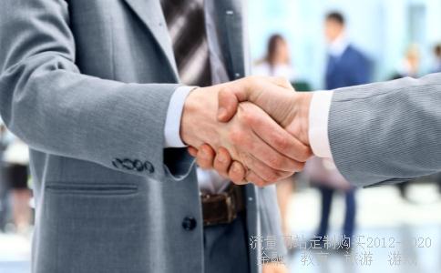 嘉实主题基金和华商盛世基金,银行工作人员推荐的,定投后需要做些什么?一个月了,现在一直在亏损中。