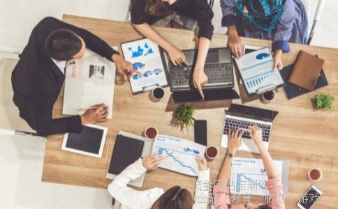 什么是股票基金？股票基金的风险大吗？