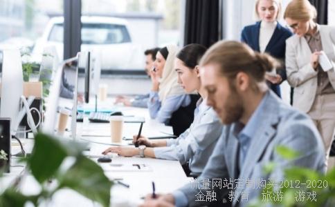 
那位大哥知道上证700多只股票有几只是破发的？
