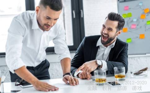 映日荷花别样红诗句是什么意思