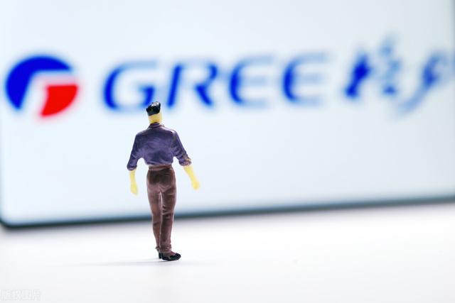 线上国产“空调之王”易主，一天进账7.7亿，董明珠6000亿小目标破灭图