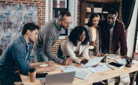 9,999美元等于多少人民币?