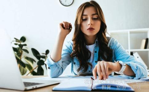 股票交易的费用多少比如10000元的金额,交一次的费用?